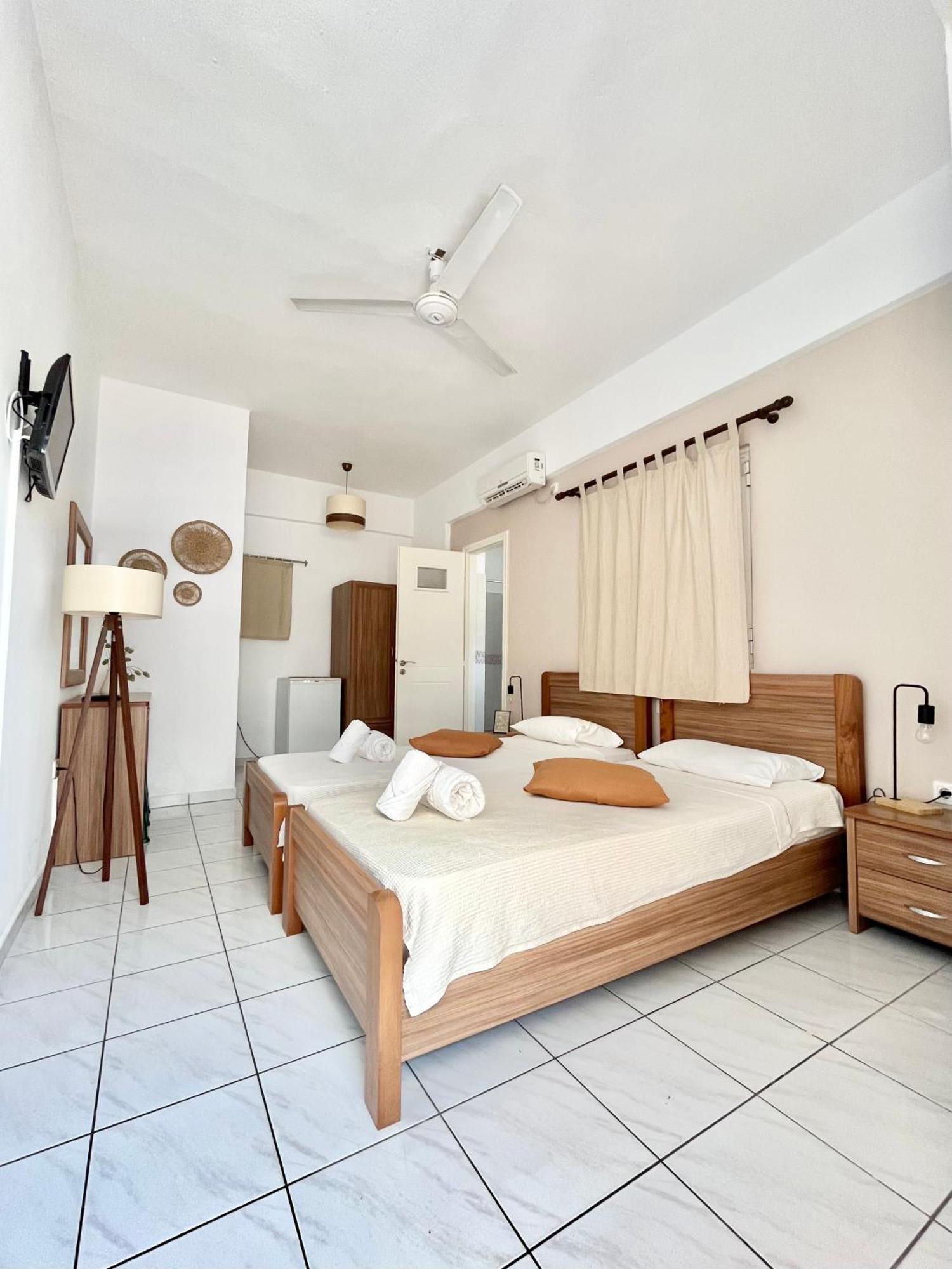 Koutrakis Rooms Finikounta Luaran gambar
