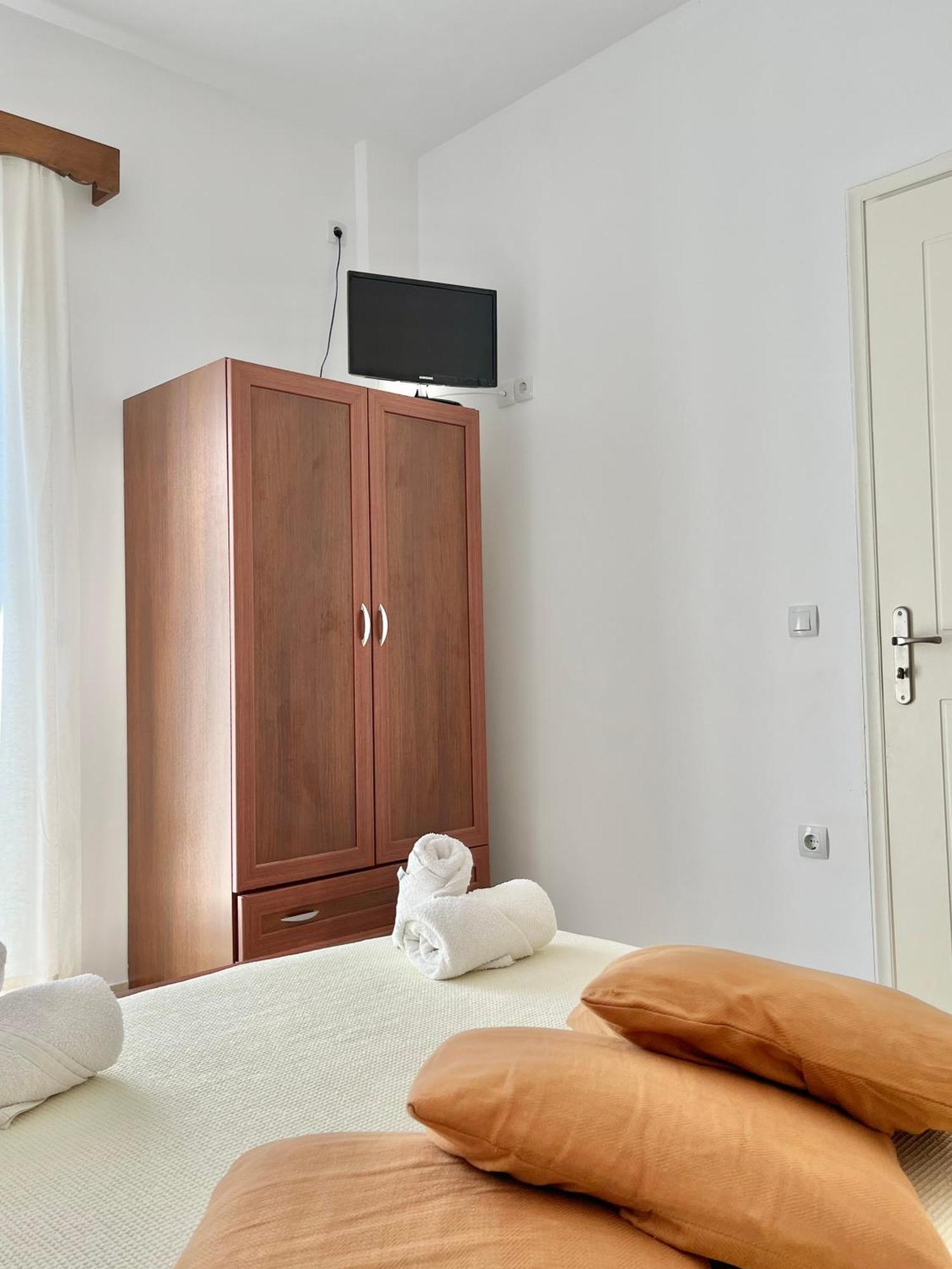 Koutrakis Rooms Finikounta Luaran gambar