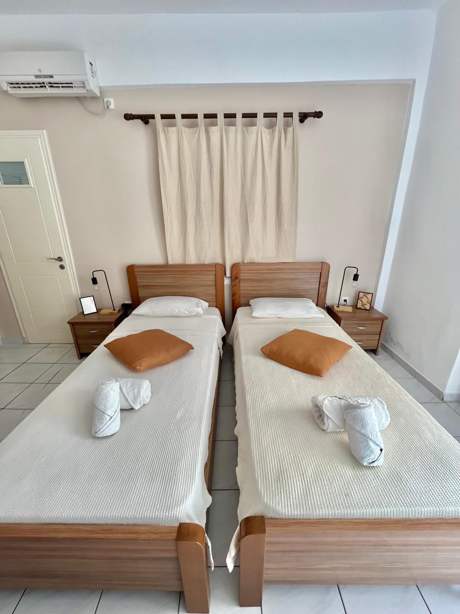 Koutrakis Rooms Finikounta Luaran gambar