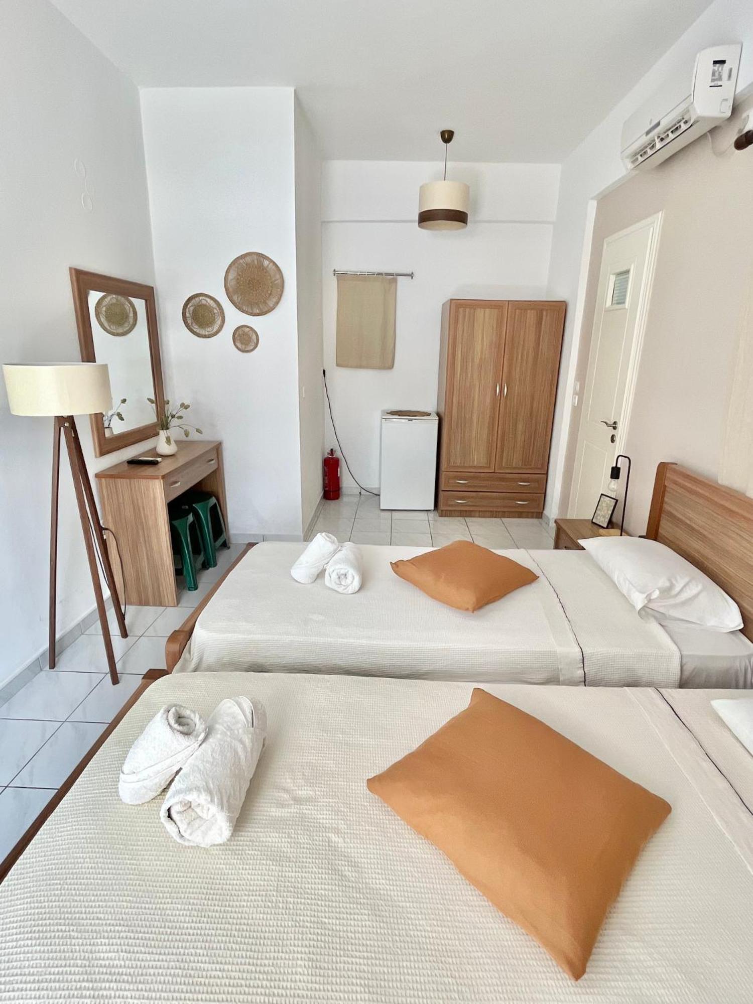 Koutrakis Rooms Finikounta Luaran gambar