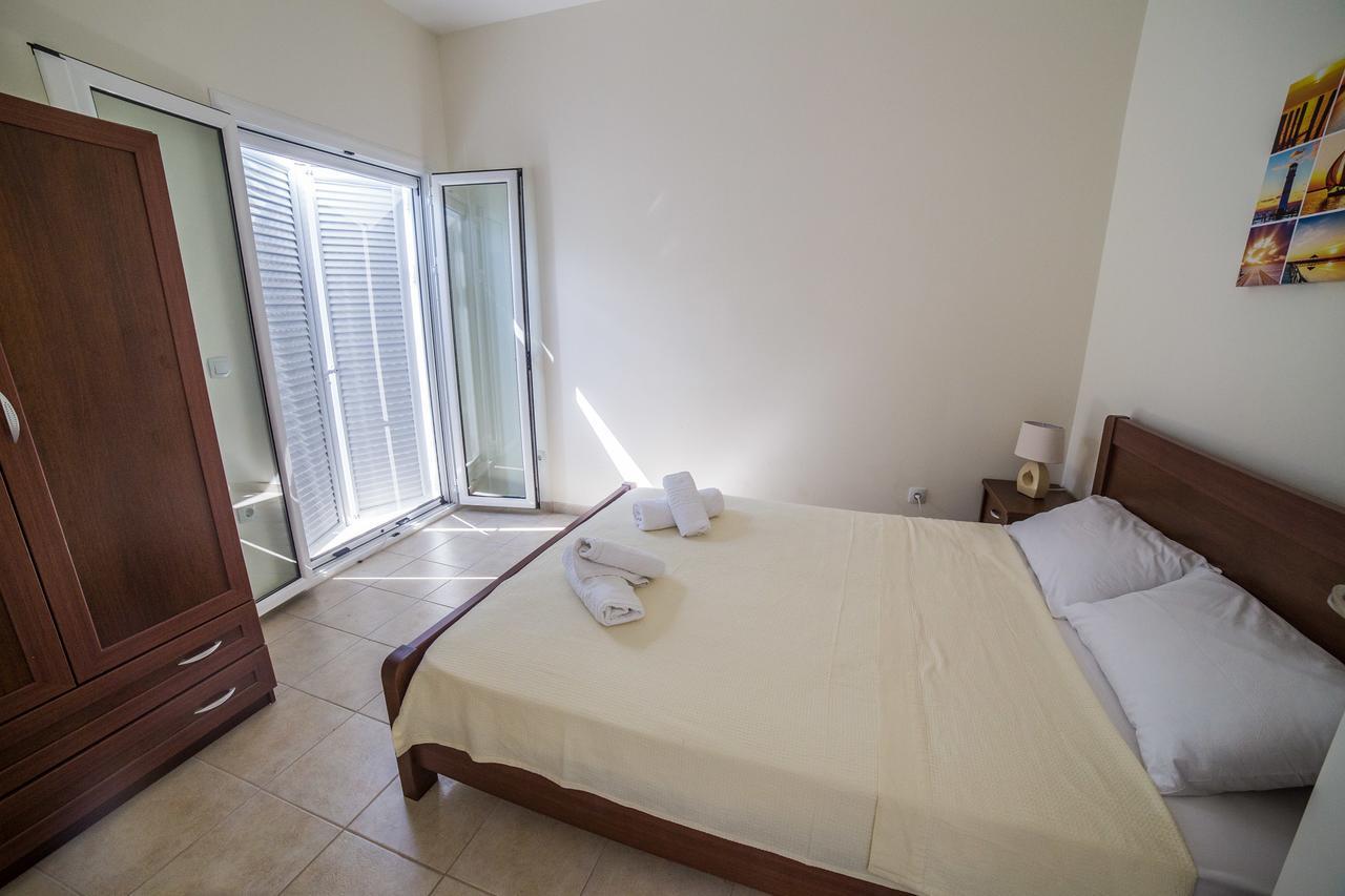 Koutrakis Rooms Finikounta Luaran gambar